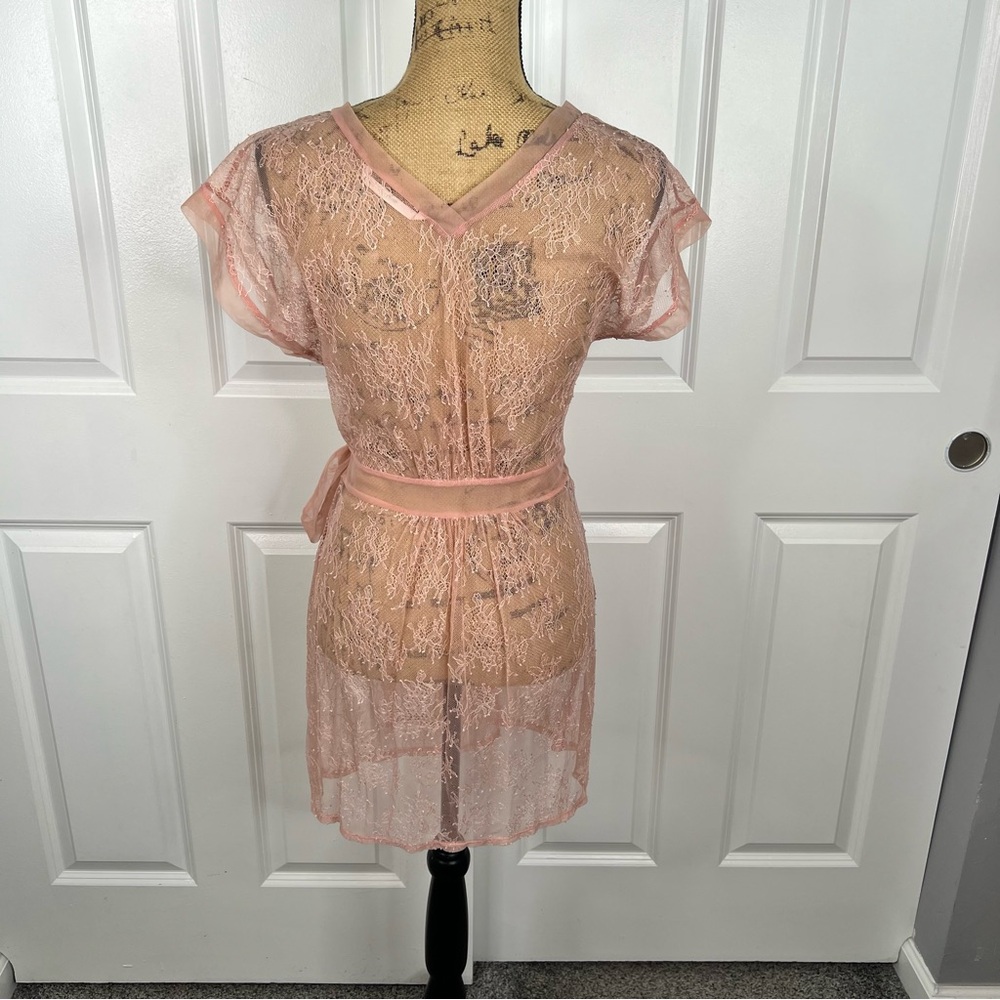Sz OS Victoria’s s Secret Light Peachy Pink Sheer Lace Short Robe NWOT $70 MSRP - Picture 7 of 9
